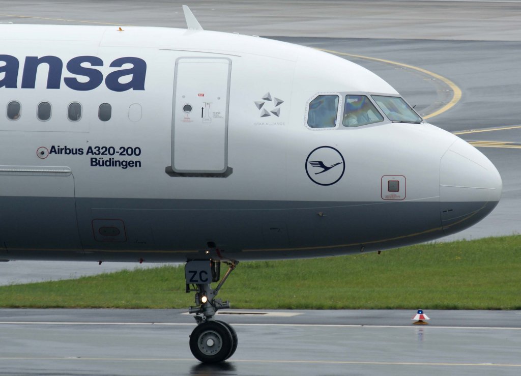 Lufthansa, D-AIZC  Bdingen , Airbus A 320-200 (Bug/Nose), 20.06.2011, DUS-EDDL, Dsseldorf, Germany 

