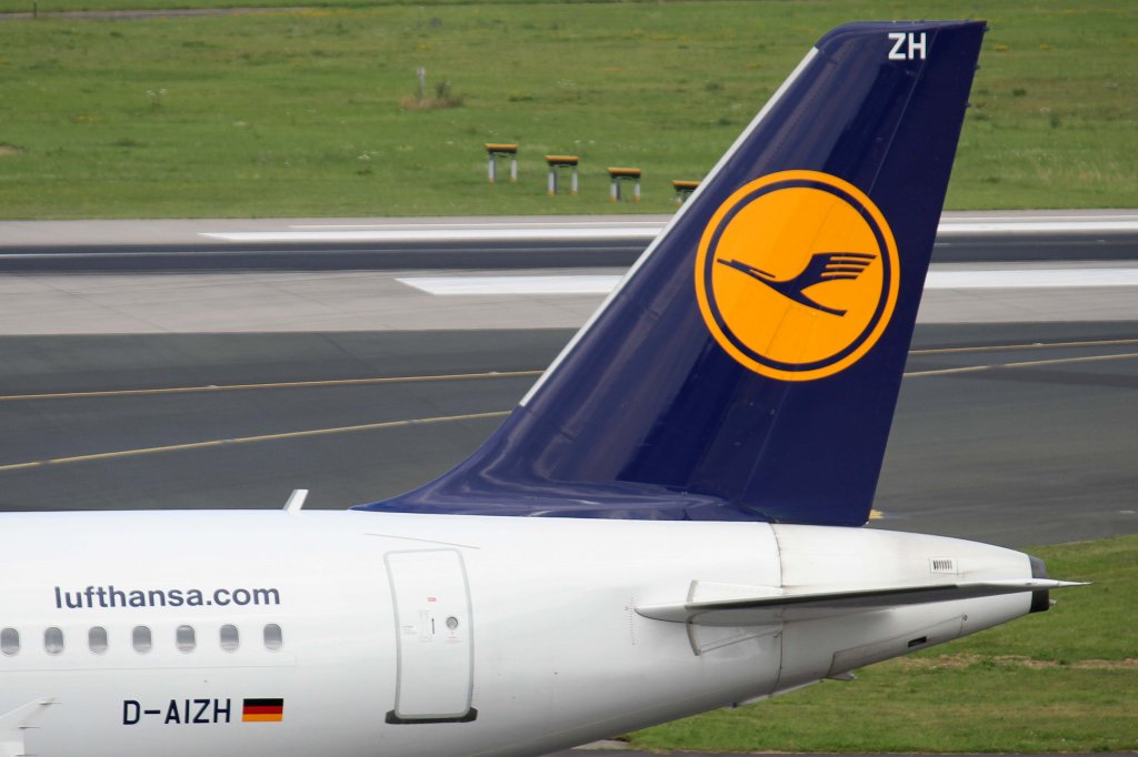 Lufthansa, D-AIZH  Ahlen , Airbus, A 320-200 (Seitenleitwerk/Tail), 11.08.2012, DUS-EDDL, Dsseldorf, Germany 