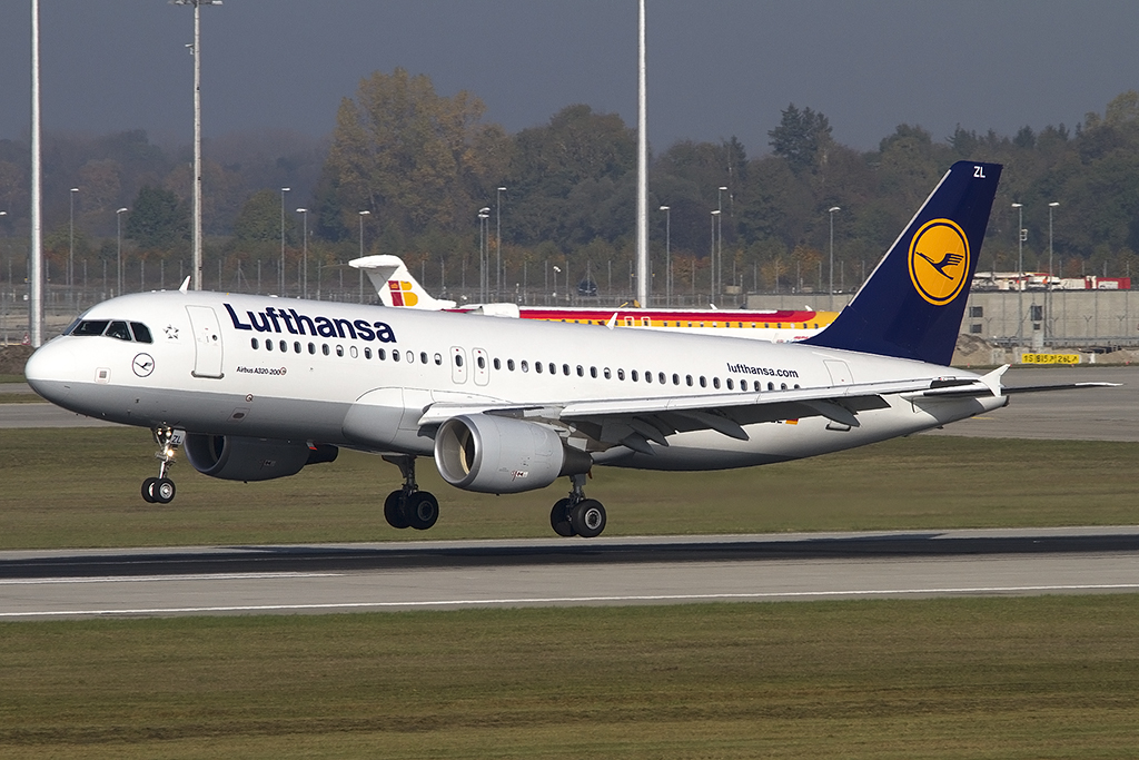Lufthansa, D-AIZL, Airbus, A320-214, 25.10.2012, MUC, Mnchen, Germany 



