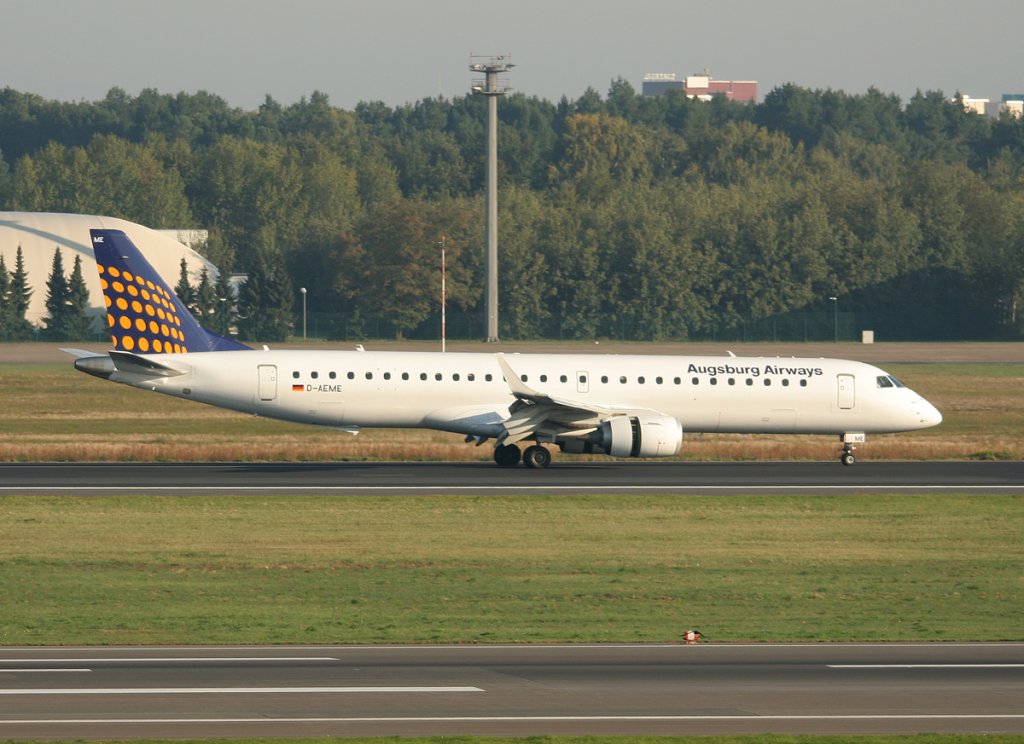 Lufthansa Regional (Augsburg Airways) Embraer ERJ-195LR D-AEME nach der Landung in Berlin-Tegel am 25.09.2011