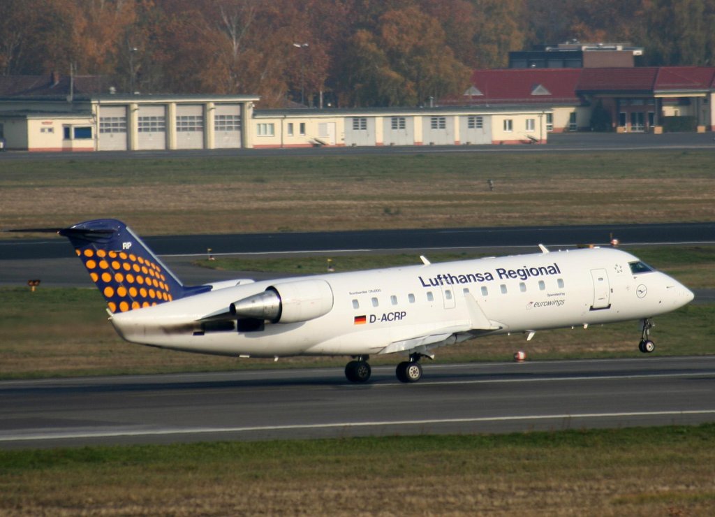 Lufthansa Regional (Eurowings) Canadair Regjet CRJ200LR D-ACRP beim Start in Berlin-Tegel am 01.11.2009