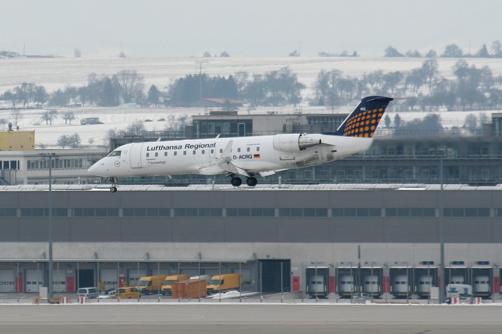 Lufthansa Regional (Eurowings) Canadair Regjet CRJ200LR D-ACRQ kurz vor der Landung in Stuttgart am 10.03.2010