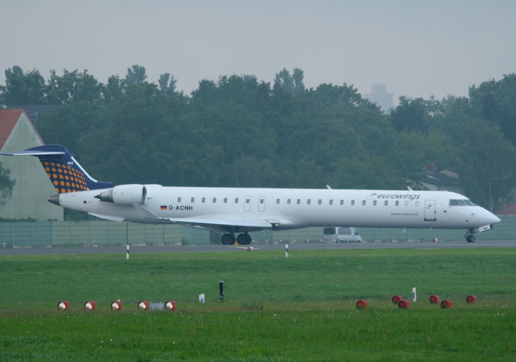 Lufthansa Regional(Eurowings) Canadair Regjet CRJ900NG D-ACNH kurz vor dem Start in Berlin-Tegel am 13.08.2011