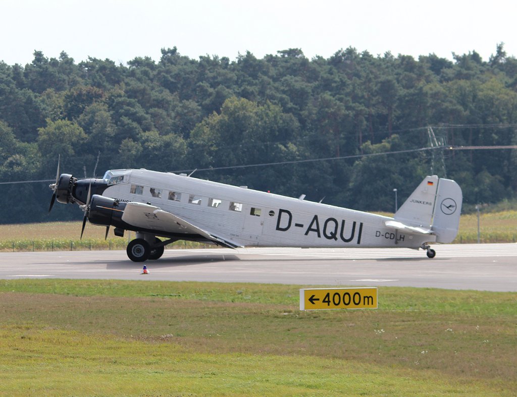 Lufthansa Traditionsflug Junkers Ju-52 D-CDLH (D-AQUI) auf dem Weg zum Start whrend der ILA 2012 am 14.09.2012