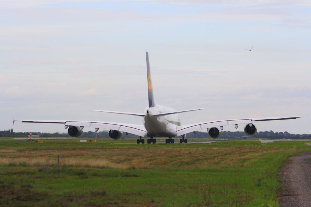 Lufthansa
Airbus A380-800
Baden-Airpark
25.08.10