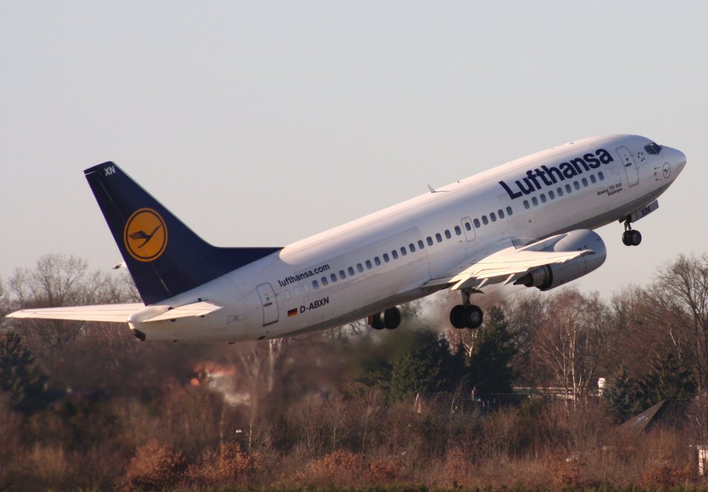 Lufthansa,D-ABXN,(c/n23872),Boeing 737-330,15.01.2012,HAM-EDDH,Hamburg,Germany  