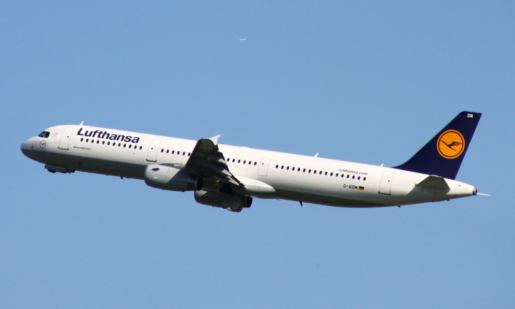 Lufthansa,D-AIDM,(c/n4916),Airbus A321-231,12.08.2012,HAM-EDDH,Hamburg,Germany