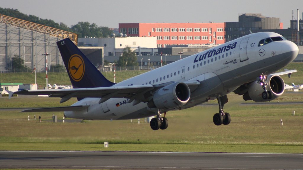 Lufthansa,D-AILS,Airbus A319-114,02.06.2011,HAM-EDDH,Hamburg,Germany