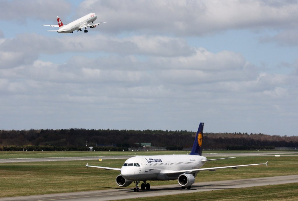 Lufthansa,D-AIQT,(c/n1337),Airbus A320-211,20.04.2013,HAM-EDDH,Hamburg,Germany(Startet Swiss,HB-IOK,Airbus A321-111)