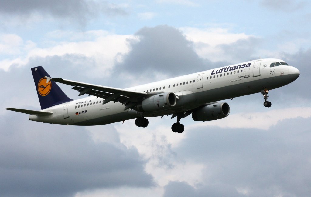 Lufthansa,D-AIRF,(c/n493),Airbus A321-131,09.05.2012,HAM-EDDH,Hamburg,Germany