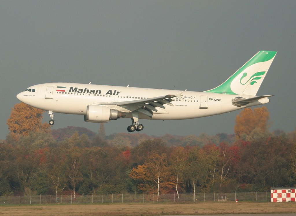 Mahan Air A 310-304 EP-MNO kurz vor der Landung in Dsseldorf am 31.10.2011
