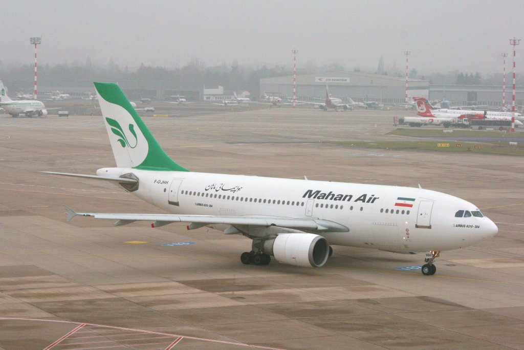 Mahan Air (F -OJHH  A310-304) am Flughafen Dsseldorf,7.2.2010.