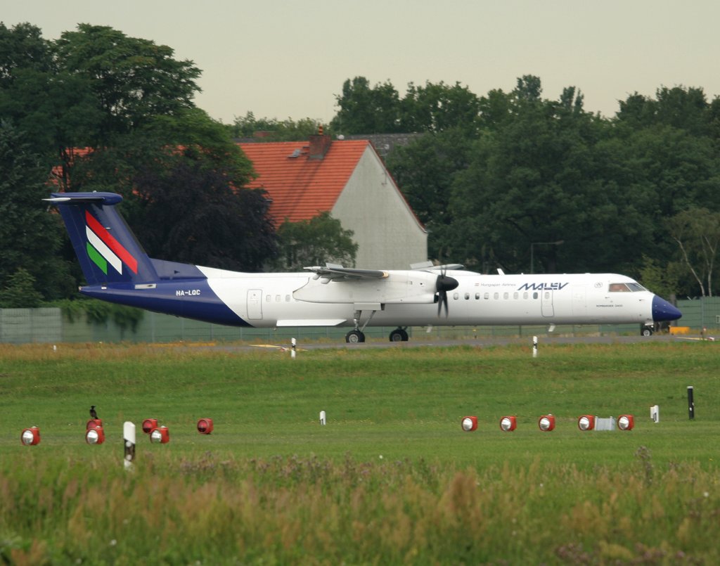 Malev De Havilland Canada DHC-8-402Q HA-LQC kurz vor dem Start in Berlin-Tegel am 09.07.2011