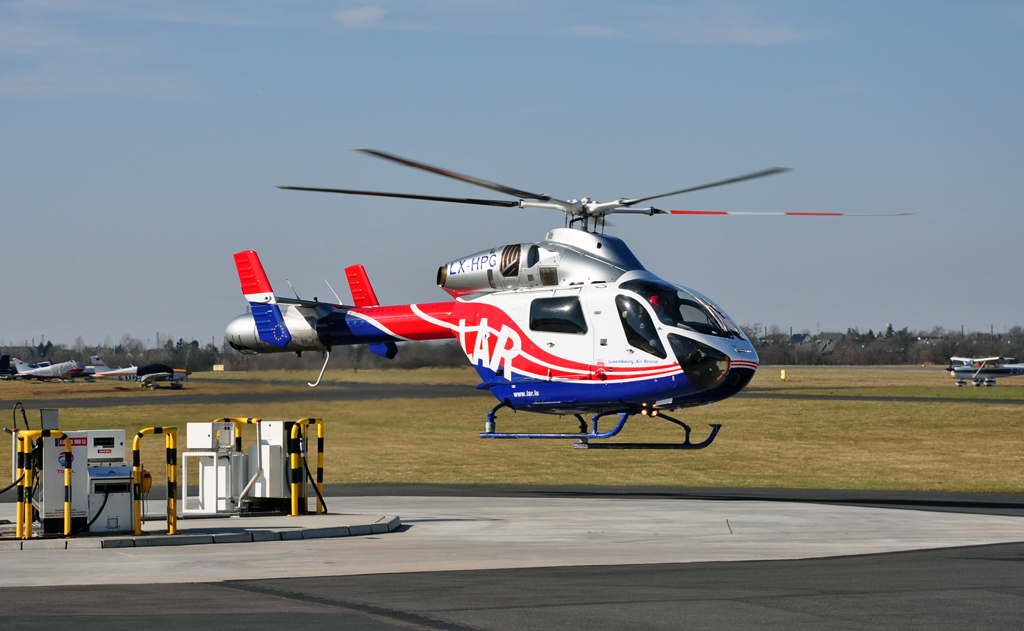 MDD 900 Explorer der Luxembourg Air Rescue beim Start von der Tankstelle in Bonn-Hangelar - 02.03.2011