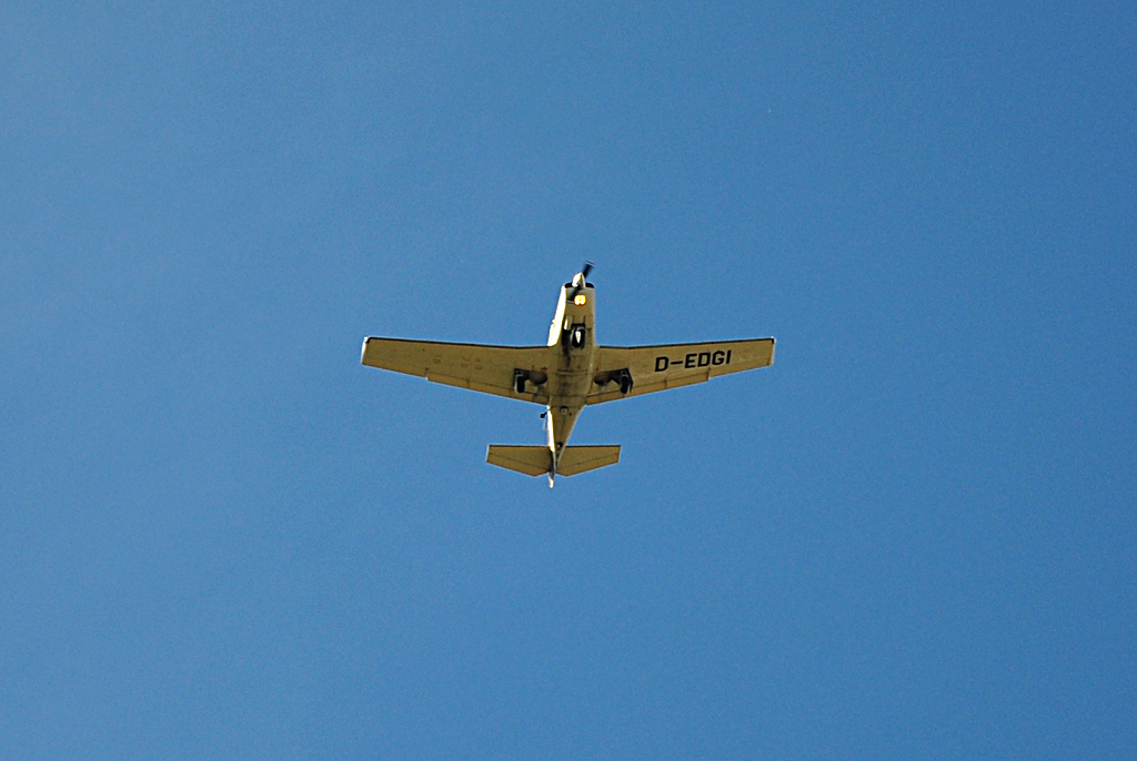 Mooney M-20K - 231 D-EDGI im Endanflug auf Salzburg ber Freilassing - 25.04.2012