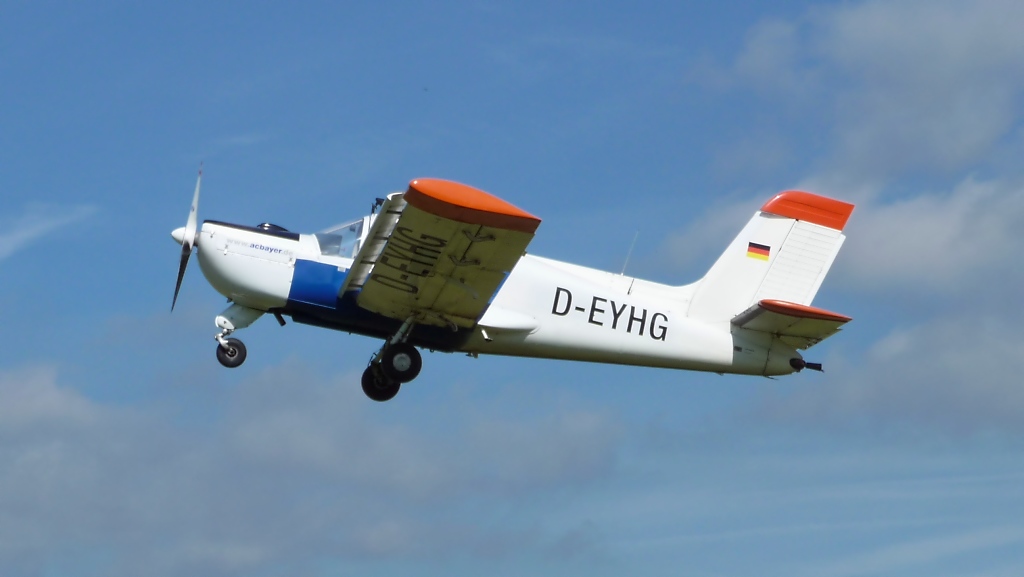 Morane-Saulnier MS893E, D-EYHG, ber dem Flugplatz Egelsberg (10.9.11)