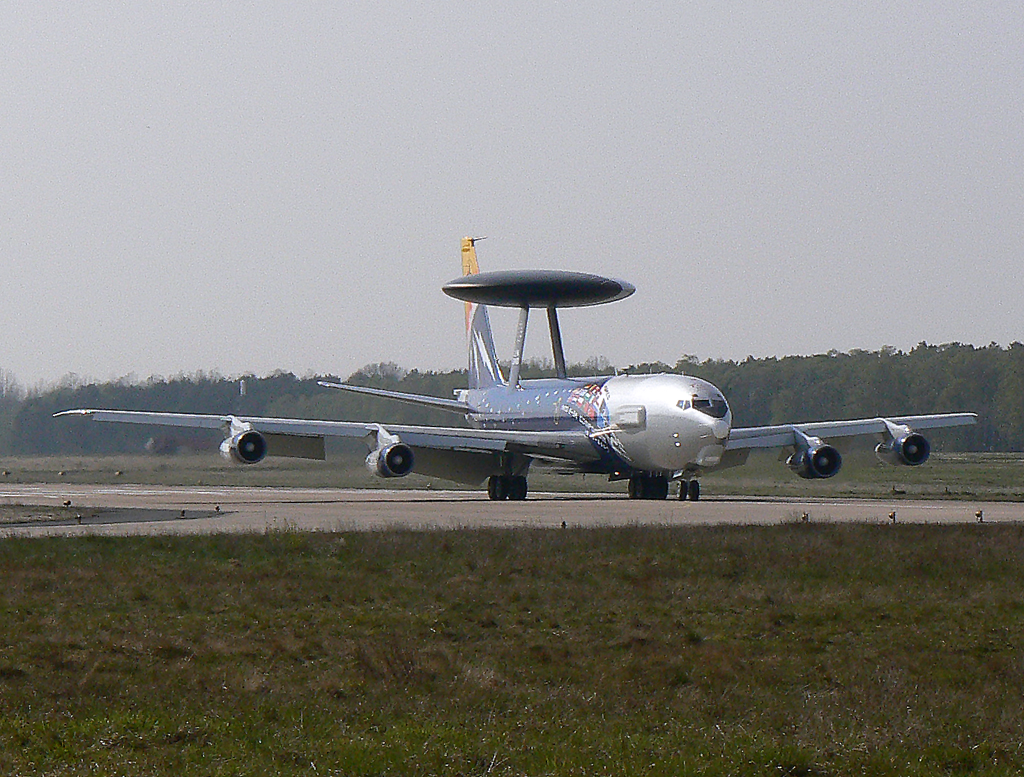 NATO E-3A LX-N 90443 nach der Erstlandung mit Jubiläumbsbeklebung in GKE / ETNG / Geilenkirchen auf 09 am 12.04.2007