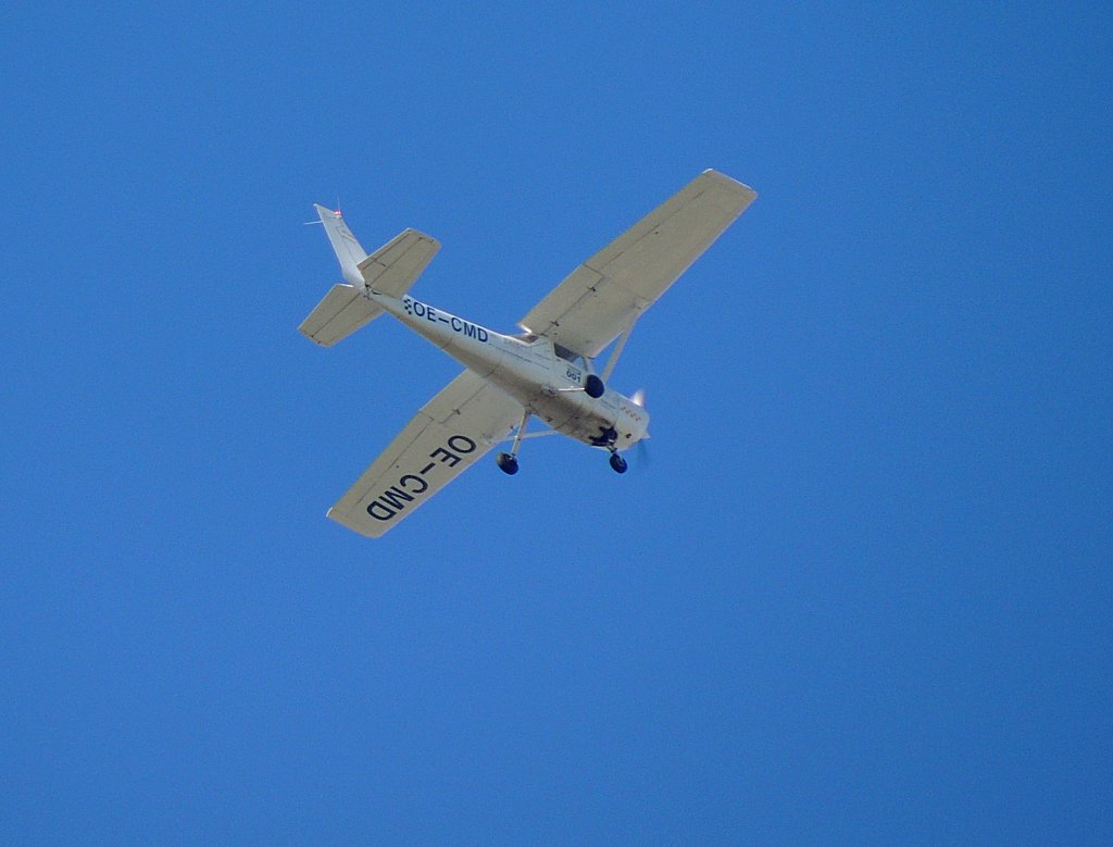 OE-CMD, Cessna F150M im Flugraum ber der Stadt Ried; 120908