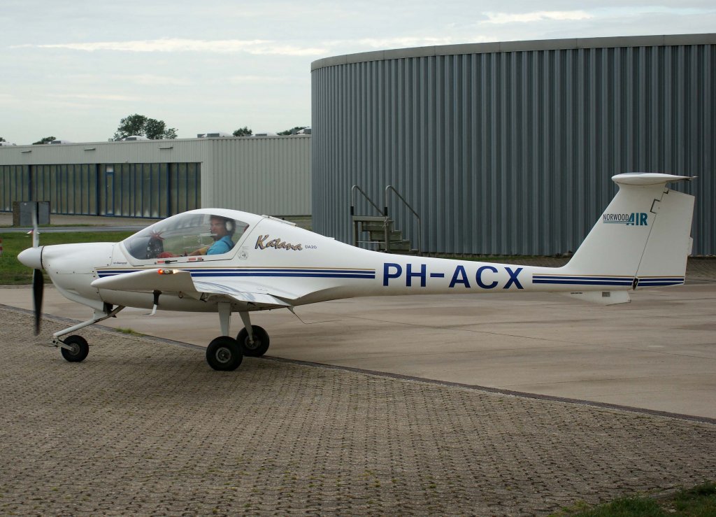 PH-ACX, Diamond DA-20 A-1 Katana, 09.07.2011, EDLS, Stadtlohn-Vreden, Germany 


