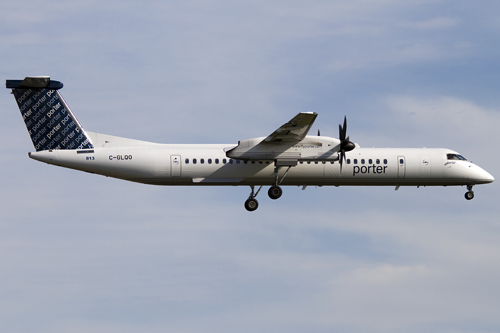 Porter Airlines, C-GLQO, deHavilland, DHC-8-402Q Dash 8, 31.08.2011, YUL, Montreal, Canada 




