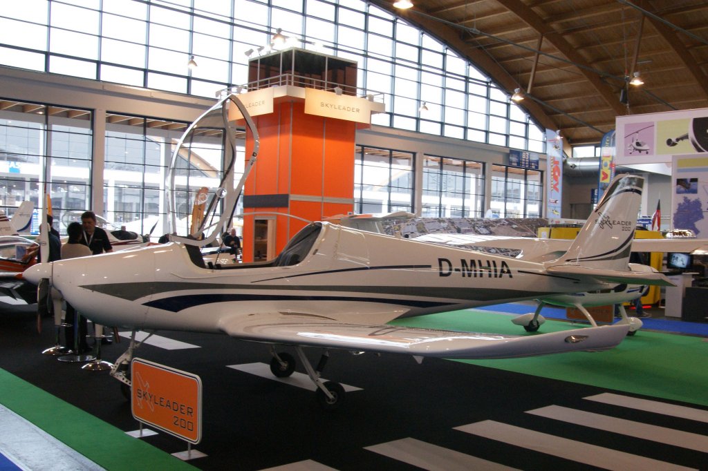 Privat, D-MHIA, Skyleader, 200, 18.04.2012, Aero 2012 (EDNY-FDH), Friedrichshafen, Germany
