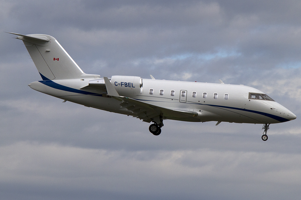 Private, C-FBEL, Bombardier, CL-600-2B16 Challenger 605, 24.08.2011, YUL, Montreal, Canada 





