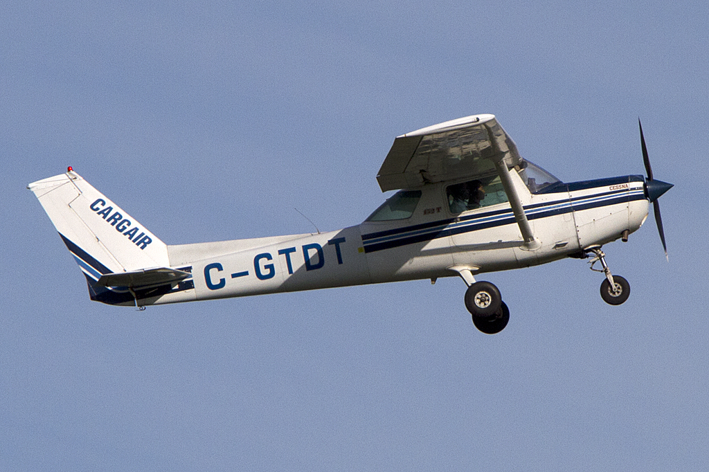Private, C-GTDT, Cessna, 152, 31.08.2011, YHU, Montreal-St.Hubert, Canada

