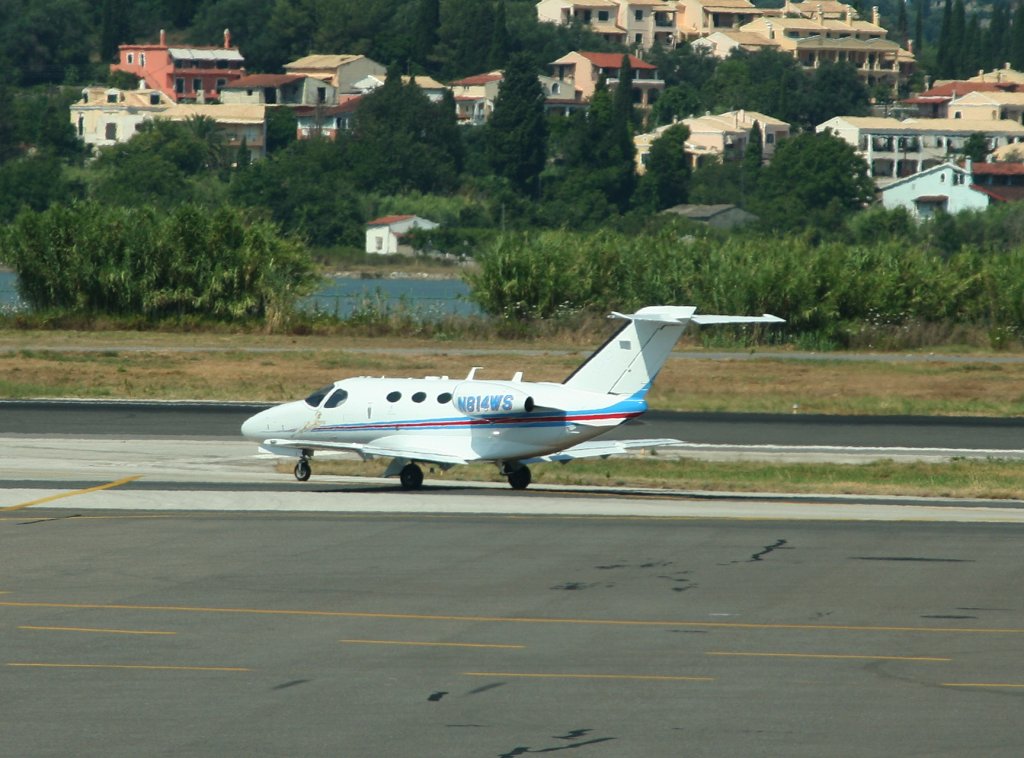 Private Cessna 510 Citation Mustang N814WS am 20.07.2010 auf dem Flughafen von Korfu
