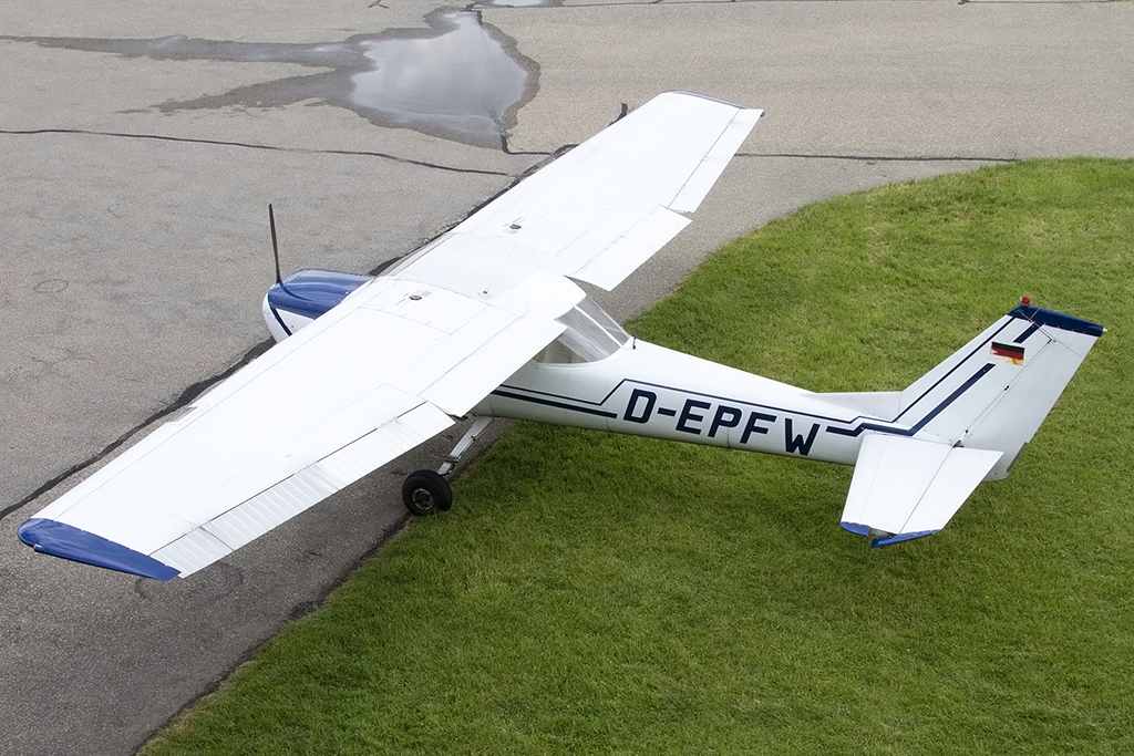Private, D-EPFW, Reims-Cessna, F150G, 25.06.2013, MHG, Mannheim, Germany 



