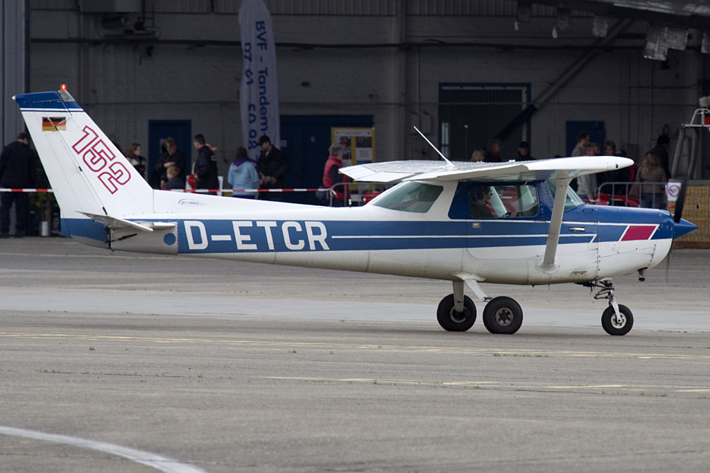 Private, D-ETCR, Cessna, C152, 15.05.2010, LHA, Lahr, Germany


