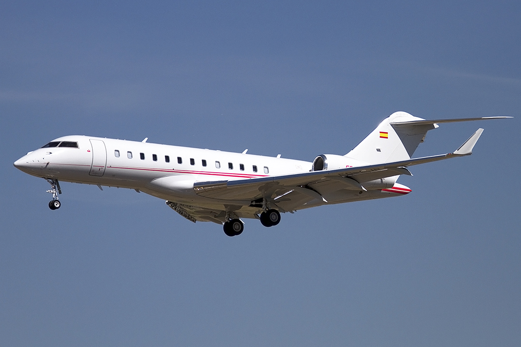Private, EC-LJP, Bombardier, BD-700-1A-10 Global Express, 14.09.2012, BCN, Barcelona, Spain 




