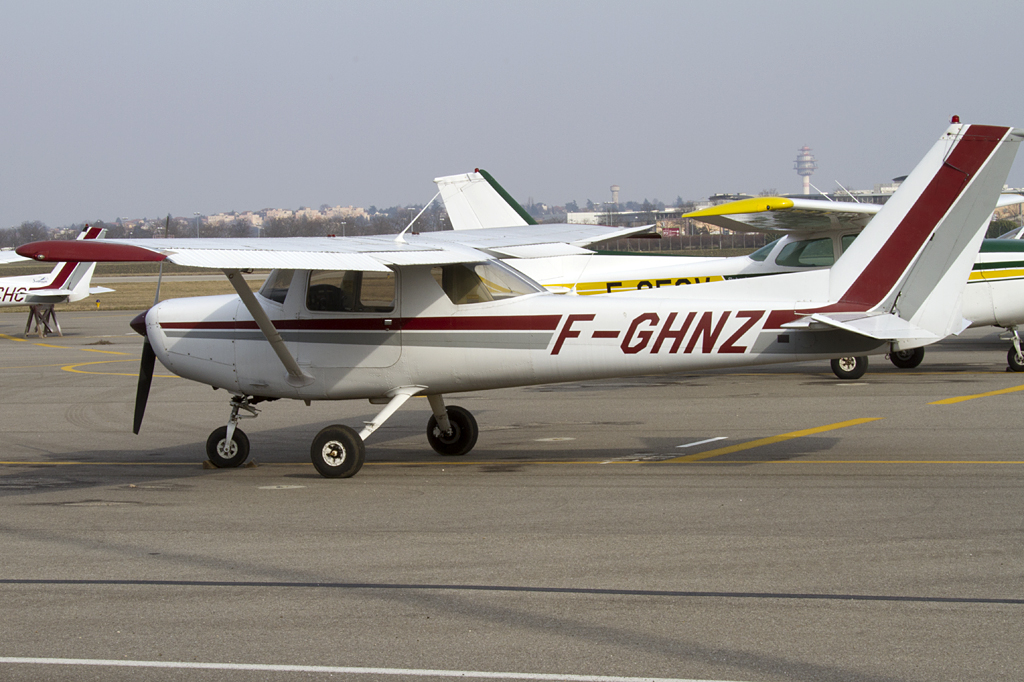 Private, F-GHNZ, Reims-Cessna, F152, 13.02.2011, LYN, Lyon-Bron, France 



