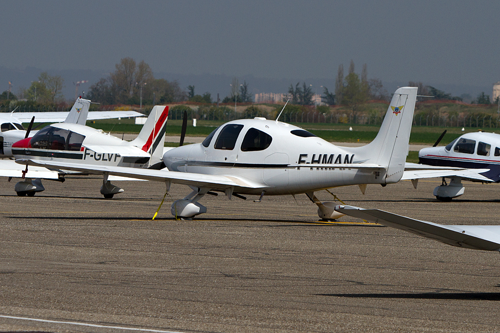 Private, F-HMAN, Cirrus, SR-20, 31.03.2012, LYN, Lyon-Bron, France



