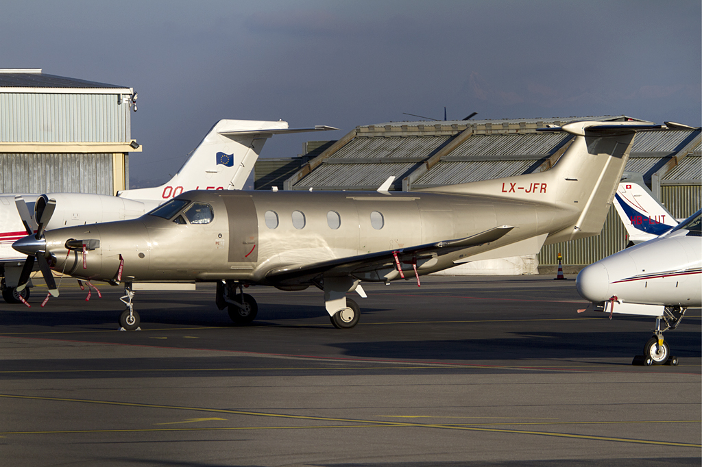 Private, LX-JFR, Pilatus, PC-12-47, 14.01.2012, GVA, Geneve, Switzerland 


