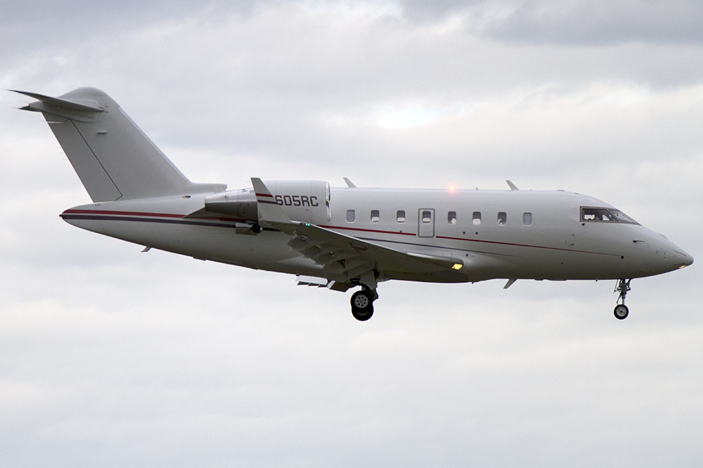 Private, N605RC, Bombardier, CL-600-2B16 Challenger 605, 24.08.2011, YUL, Montreal, Canada 





