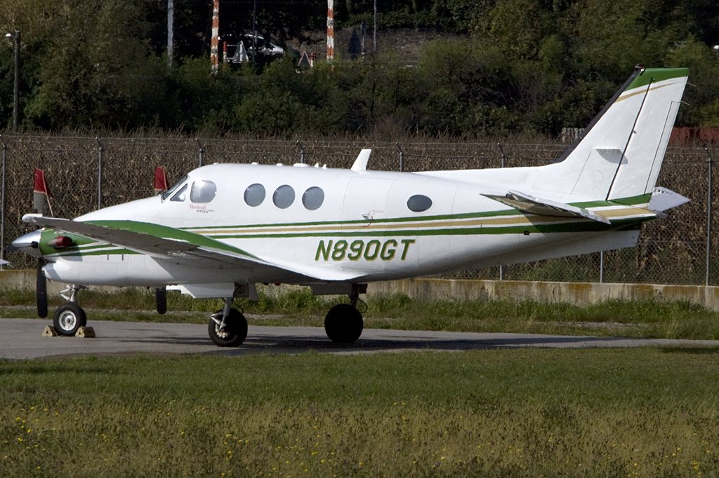 Private, N890GT, Beechcraft, King-Air 90, 03.10.2009, LUG, Lugano, Switzerland 

