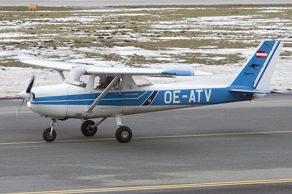 Private, OE-ATV, Reims-Cessna, F150L, 08.01.2011, SZG, Salzburg, Austria


