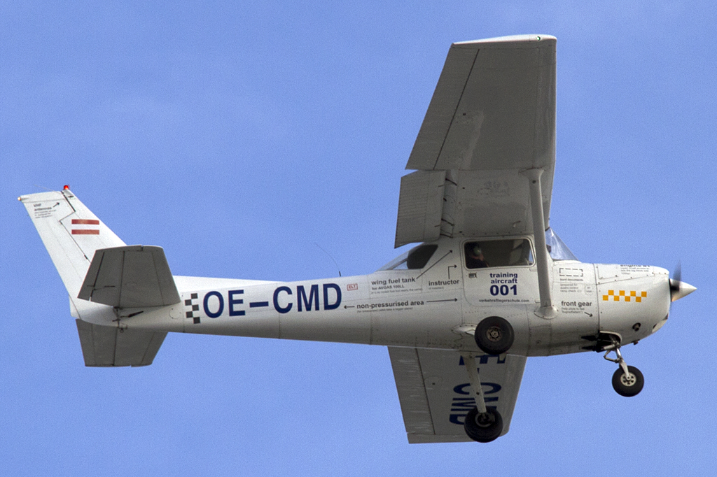 Private, OE-CMD, Reims-Cessna, F150M, 07.01.2011, SZG, Salzburg, Austria 