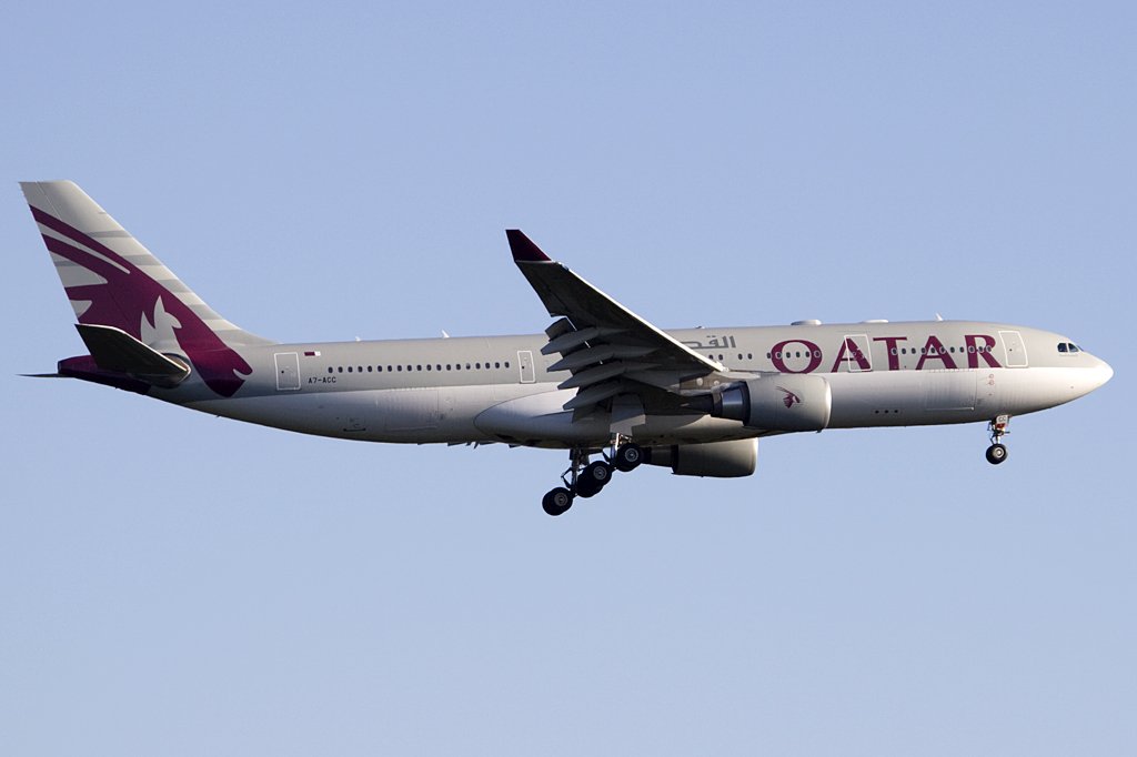 Qatar Airways, A7-ACC, Airbus, A330-202, 31.08.2009, FRA, Frankfurt, Germany 

