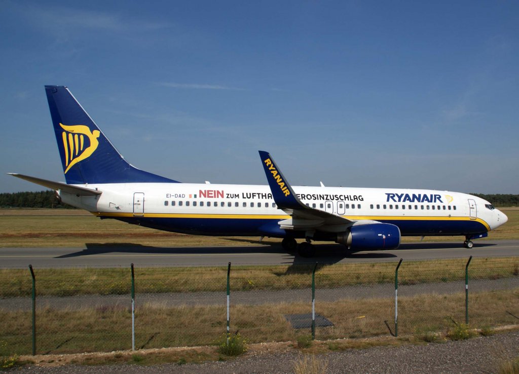 Raynair, EI-DAD, Boeing 737-800 wl ( NEIN zum Lufthansa Kerosinzuschlag ), 2009.09.08, NRN, Weeze, Germany