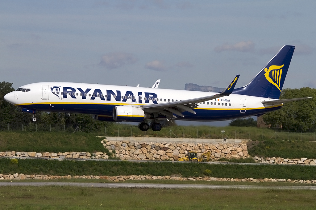 Ryanair, EI-DAF, Boeing, B737-8AS, 08.05.2013, GRO, Girona, Spain



