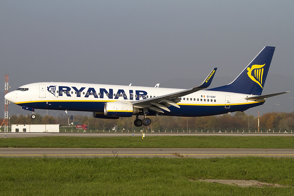 Ryanair, EI-DAF, Boeing, B737-8AS, 16.11.2012, BGY, Bergamo, Italy 



