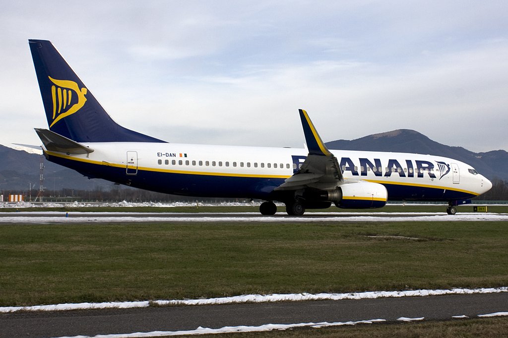 Ryanair, EI-DAN, Boeing, B737-8AS, 27.12.2009, BGY, Bergamo, Italy

