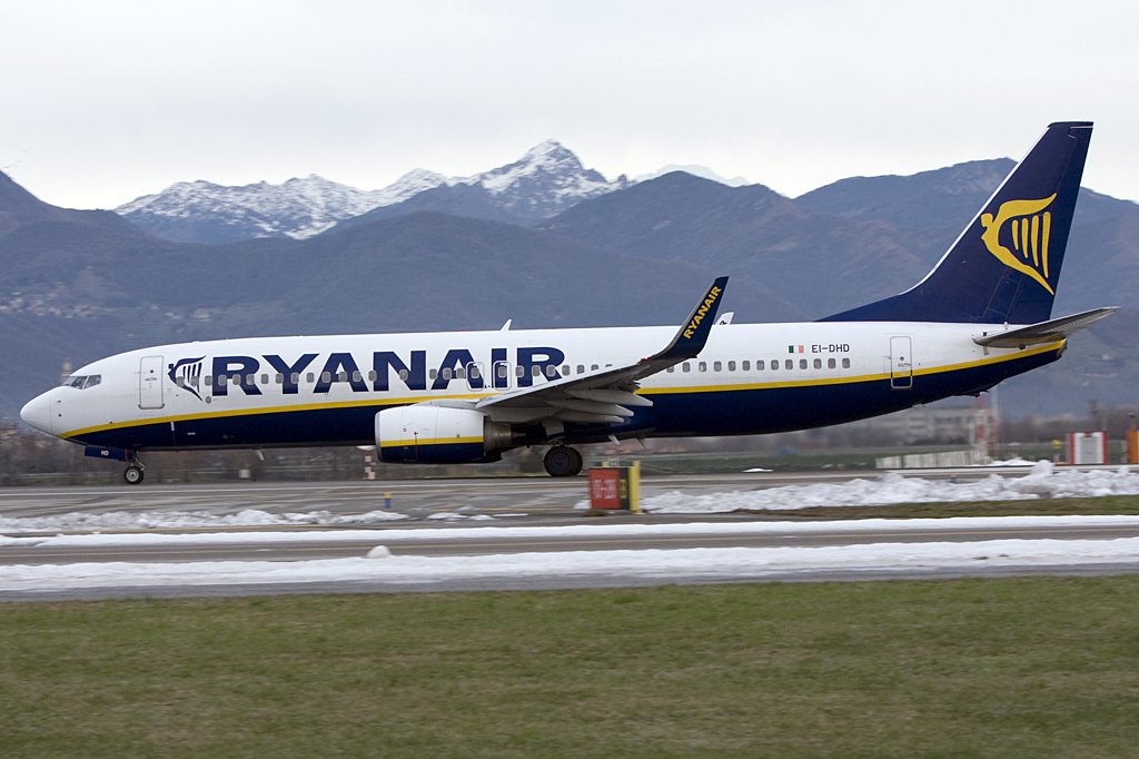 Ryanair, EI-DHD, Boeing, B737-8AS, 27.12.2009, BGY, Bergamo, Italy 


