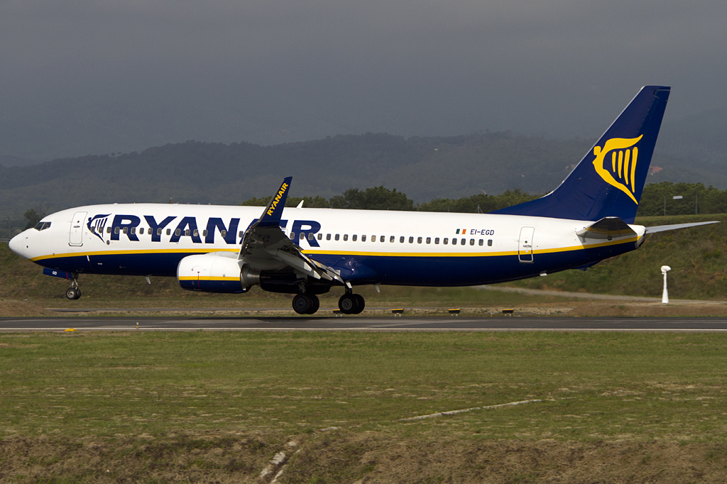 Ryanair, EI-EGD, Boeing, B737-8AS, 12.06.2011, GRO, Girona, Spain



