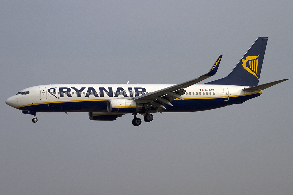 Ryanair, EI-EKB, Boeing, B737-8AS, 08.09.2012, BCN, Barcelona, Spain 



