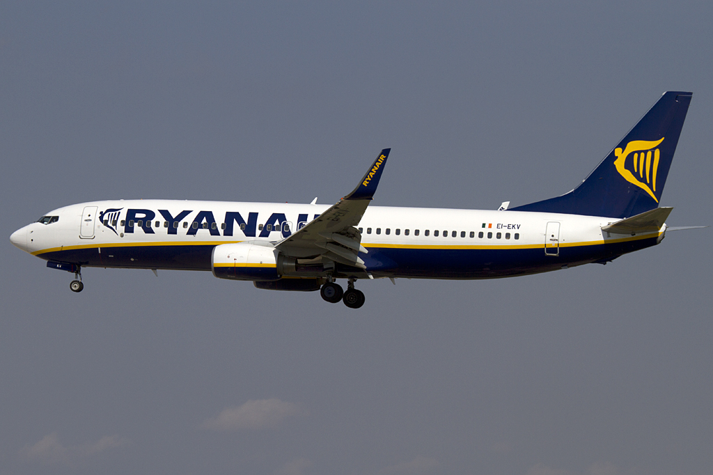Ryanair, EI-EKV, Boeing, B737-8AS, 06.09.2010, BCN, Barcelona, Spain 




