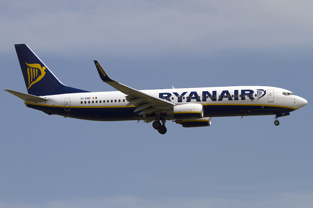 Ryanair, EI-EMP, Boeing, B737-8AS, 18.06.2011, BCN, Barcelona, Spain 




