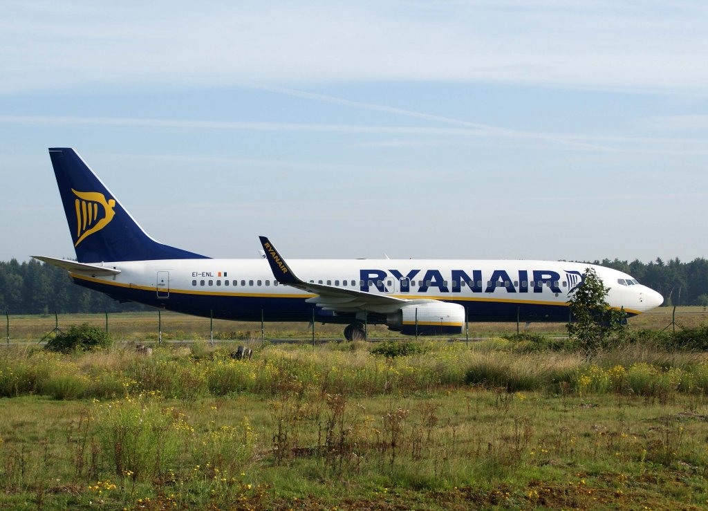 Ryanair, EI-ENL, Boeing 737-800 wl, 17.08.2011, NRN-EDLV, Weeze Niederrhein, Germany 








2011:08:17 07:00:54, 0.017 s (1/60) (1/60), f/5.6, ISO: 100, 105.00 (1050/10), Flash: No

  
zum Bild