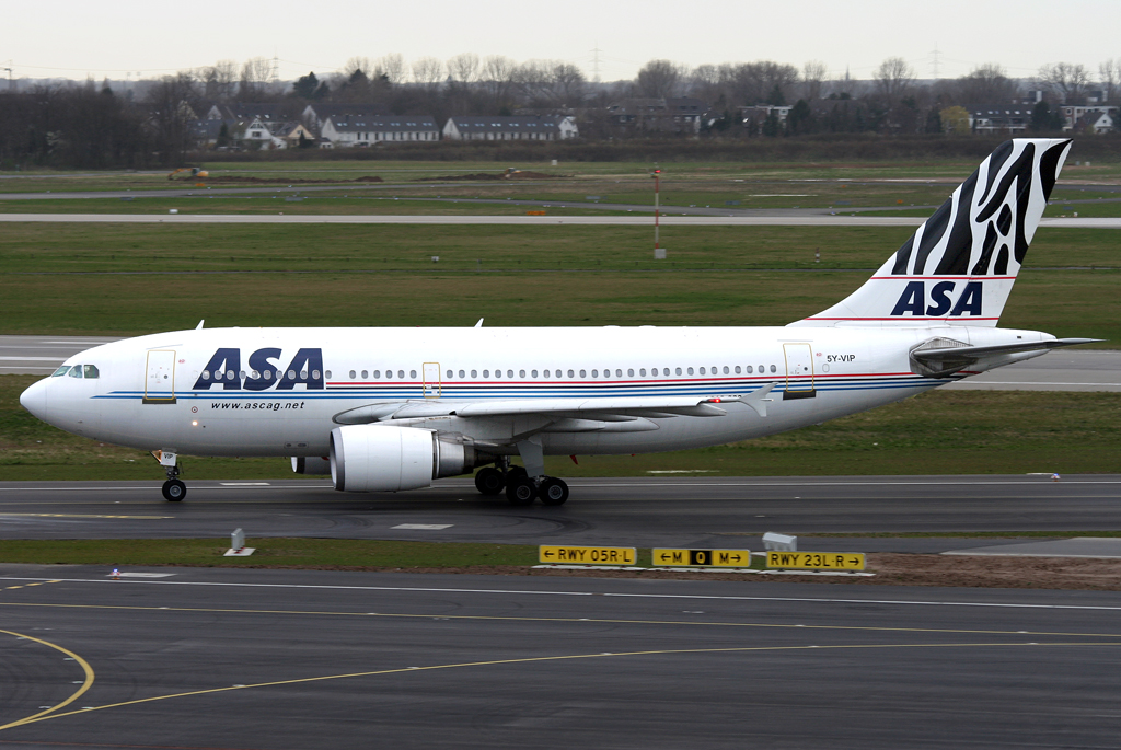 SAS A320 5Y-VIP verlsst die 23L in DUS / EDDL / Dsseldorf am 17.03.2008